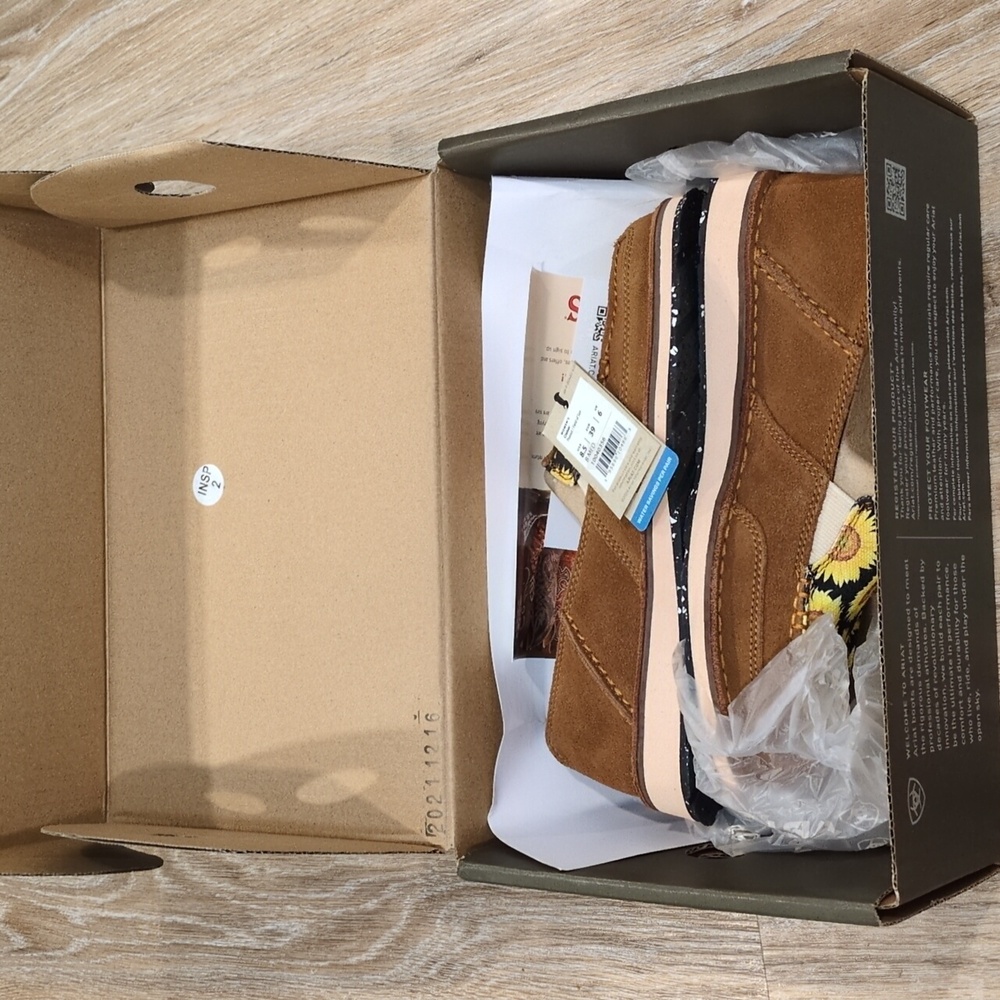 💛🌻 New In Box Ariat Sunflower Patterned Loafers Women's size 8.5 B Medium 🌻💛 - Picture 13 of 13